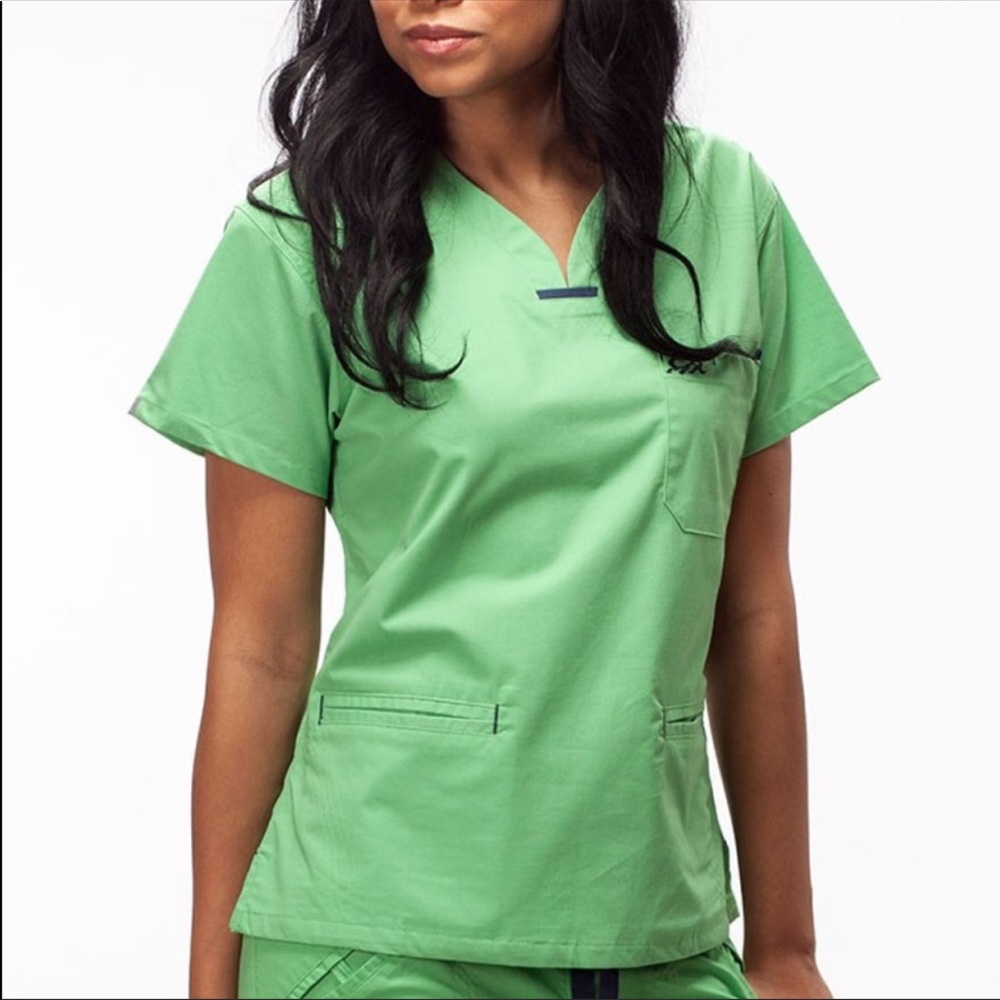 IguanaMed Women's MedFlex V-Neck Scrub Black/Black - Picture 2 of 8